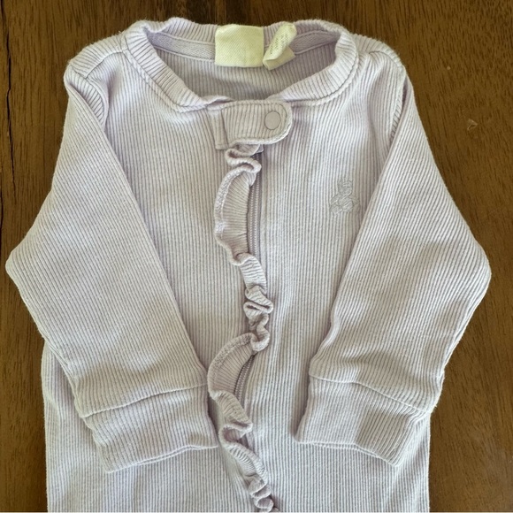 Baby GAP Lavender Ruffled Girl Footed One Piece size 3-6M - Picture 2 of 4